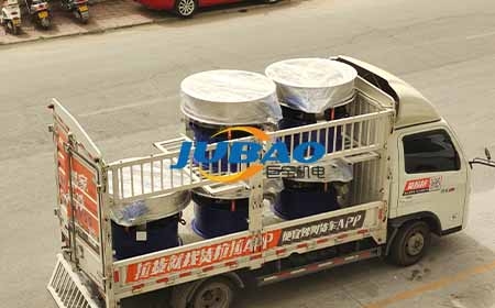 吉林四平陳先生定購的5臺(tái)漿液篩專車發(fā)走